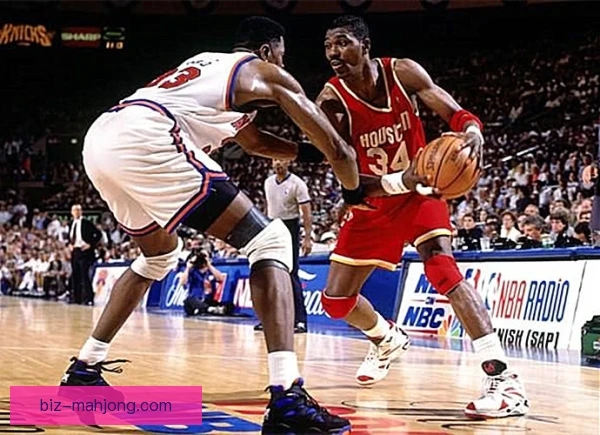 奥拉朱旺数据增长原因，技术进化成就内线统治